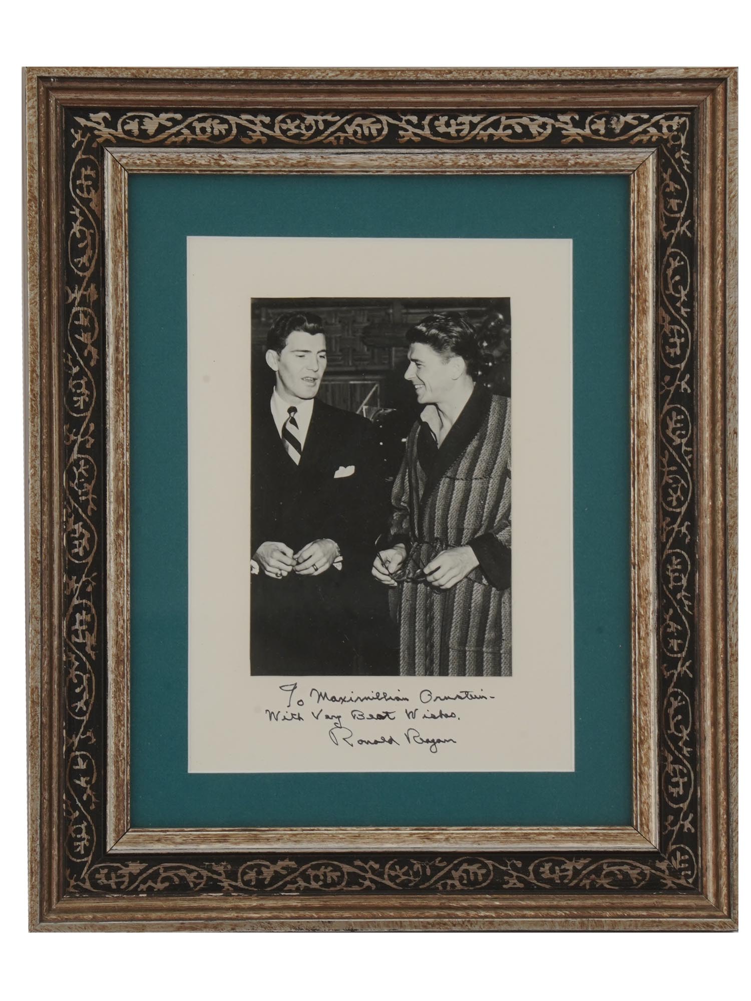 RONALD REAGAN AUTOGRAPH AND WHITE HOUSE NAPKINS PIC-1